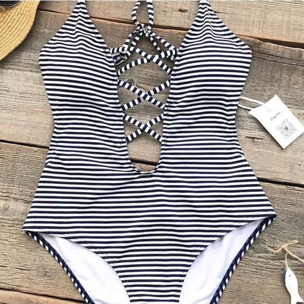 Cupshe Striped Plunge Front One-Piece Swimsuit